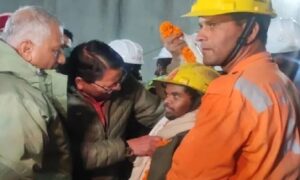 ১৭ দিন পর সুড়ঙ্গে আটকে পড়া ৪১ শ্রমিক উদ্ধার