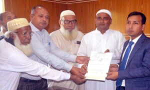 রংপুর-৫ আসনে জাতীয় পার্টির মনোনীত প্রার্থী আনিছুর রহমানের মনোনয়নপত্র দাখিল