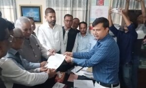 লালমনিরহাট-১ আসনে দলীয় ও স্বতন্ত্র প্রার্থীসহ ৮ জনের মনোনয়ন জমা