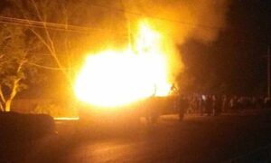 বগুড়ায় ট্রাকের পর খড়বোঝাই ভটভটিতে আগুন