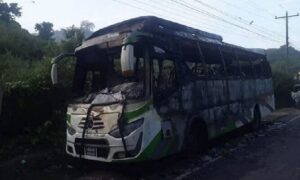 চট্টগ্রামে তিনটি বাস ভাংচুর, অগ্নিসংযোগ
