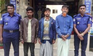 নন্দীগ্রামে পুলিশের অভিযানে চারজন গ্রেফতার, মাদকদ্রব্য উদ্ধার