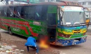 কাশিমপুরে যাত্রীবাহী চলন্ত বাসে আগুন