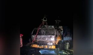 দিনাজপুরে চলন্ত ট্রাকে আগুন