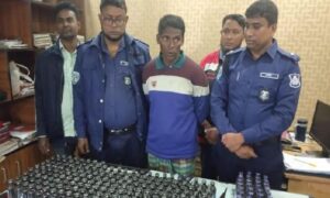 লালমনিরহাটে ফেনসিডিল ও  স্কাফসহ মাদক ব্যবসায়ী আটক
