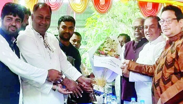 ফরিদপুরে আ.লীগে যোগ দিলেন বিএনপি নেতা