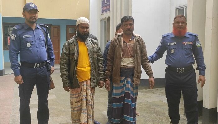 শেরপুরে তিন ট্রাক ভারতীয় চিনিসহ চার কারবারি আটক