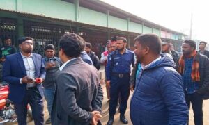 ঠাকুরগাঁওয়ে বেশি দামে পিঁয়াজ বিক্রি, ২ জনের জেল ও ৪ জনকে জরিমানা